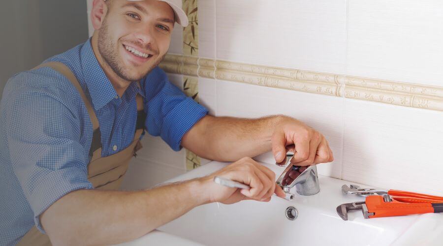 Handle or spout repair in Vallonia, IN